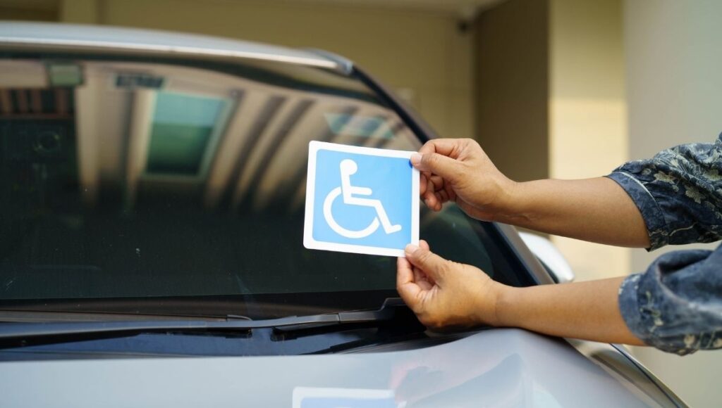 Seguro para auto con placas de discapacidad